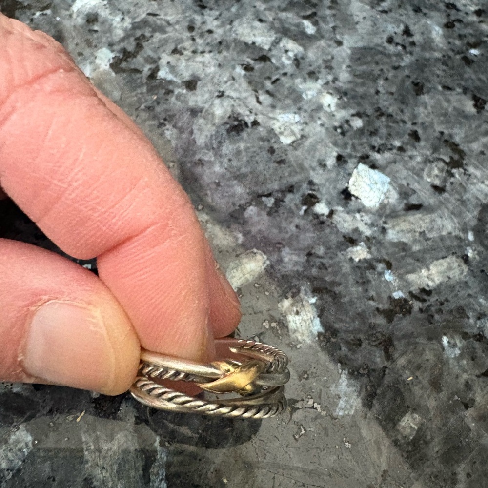 David Yurman X Crossover Band Ring Sterling Silver 18K Yellow Gold, 6mm, size 7 - Picture 4 of 5